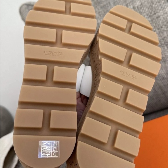 NEW HERMÈS White Calfskin Leather Eze 30 Platform Sandals - Picture 10 of 12
